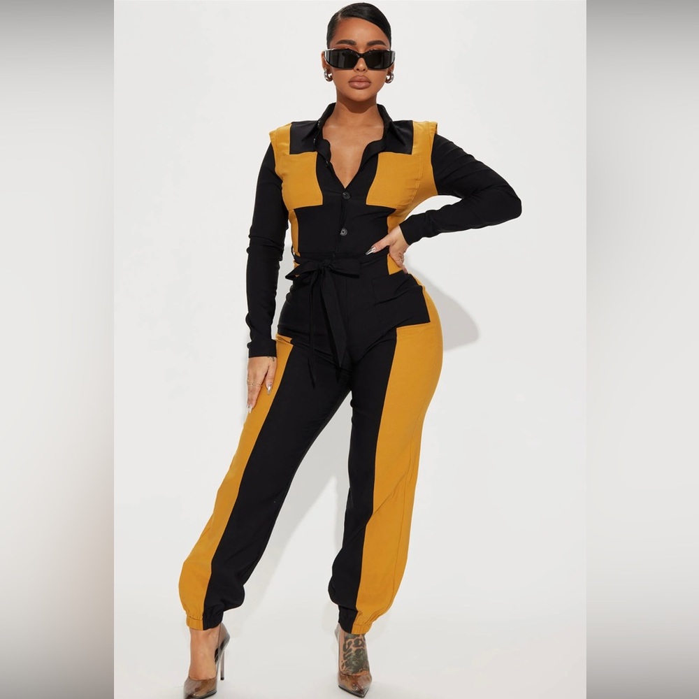 FASHION NOVA: COLORBLOCK JUMPSUIT SIZE M NEW WITH TAGS  (#2015)